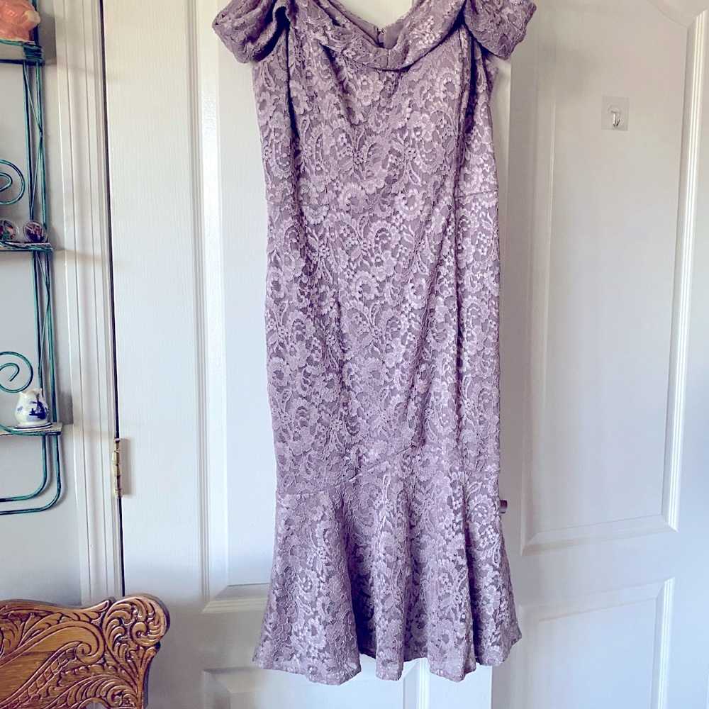 Mother of groom, size 16. Used once . Very shapely